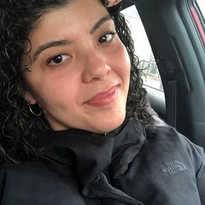 Meet your Posher, Mia